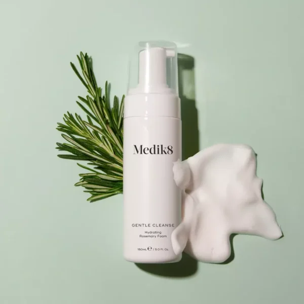 Medik8 Gentle Cleanse — очищуюча пінка для всіх типів шкіри 150 мл