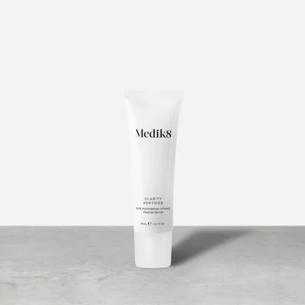 Medik8 Clarity Peptides — сироватка з 10% ніацинамідом 30 мл