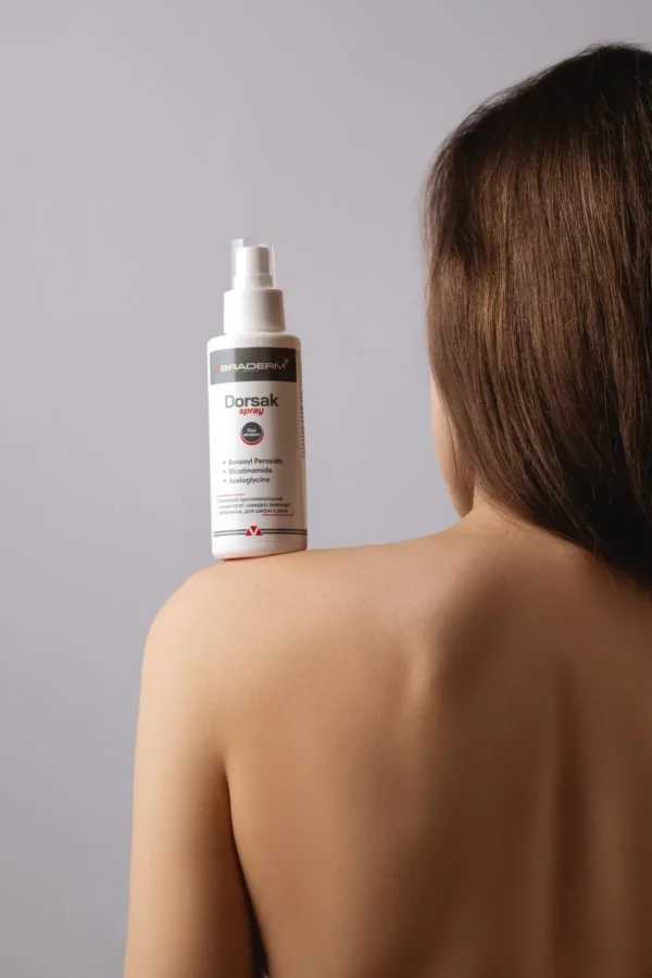 Braderm Dorsak Spray — активний спрей від акне на тілі з бензоїл пероксидом 6% 100 мл