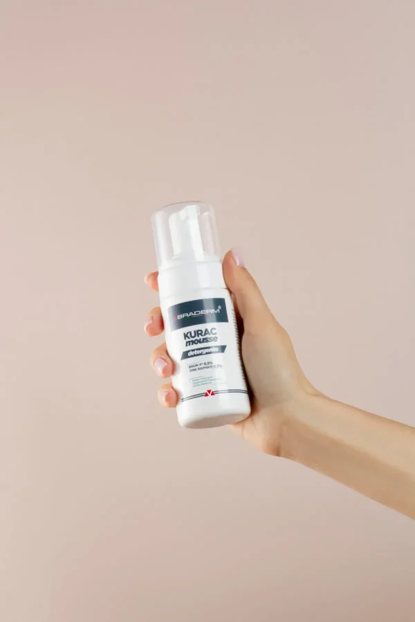 Braderm Kurac Mousse — ніжна пінка для вмивання з пребіотиками 100 мл